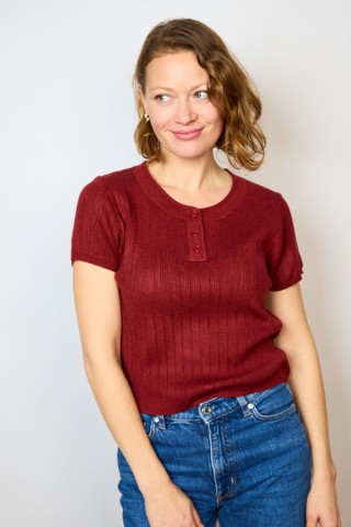 Camiseta básica SusiSweetdress granate con botones- Ropa mujer SusiSweetdress