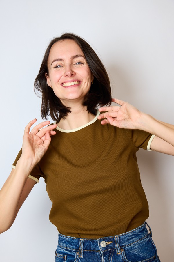 Camiseta básica SusiSweetdress marrón con bordes blancos- Ropa mujer SusiSweetdress