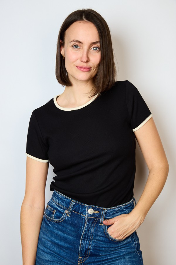 Camiseta básica SusiSweetdress negro con bordes blancos- Ropa mujer SusiSweetdress