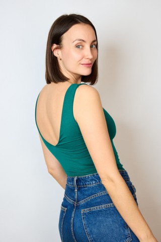 camiseta básica verde espalda pico- Ropa SusiSweetdress