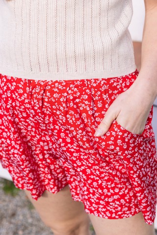 Shorts rojo con margaritas blancas- Ropa mujer SusiSweetdress