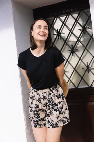 Shorts marrón con flores negras- Ropa mujer SusiSweetdress