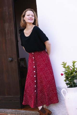 Falda larga roja con puntos blancos con botones- Ropa mujer SusiSweetdress