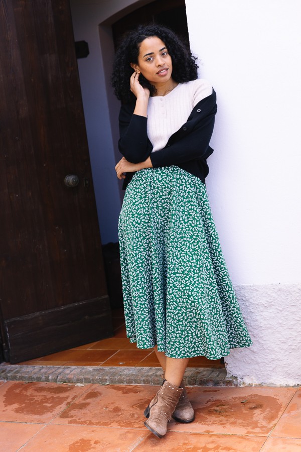 Falda maxi larga verde con margaritas blancas con bolsillos- Ropa mujer SusiSweetdress