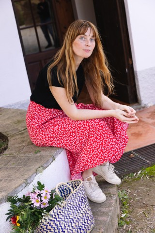 Falda maxi larga roja con margaritas blancas con bolsillos- Ropa mujer SusiSweetdress