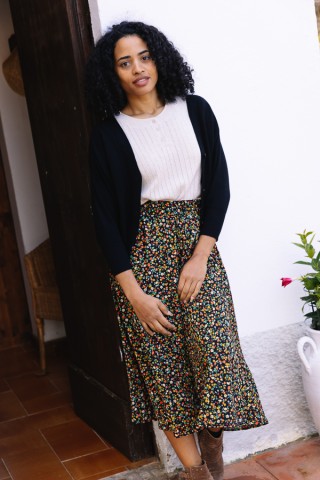 Falda maxi larga negra con florecitas colores con bolsillos- Ropa mujer SusiSweetdress