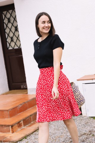 Falda cruzada midi roja con margaritas blancas- Ropa mujer SusiSweetdress