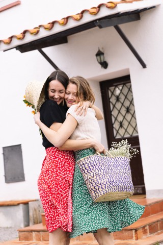 Falda cruzada midi roja con margaritas blancas- Ropa mujer SusiSweetdress