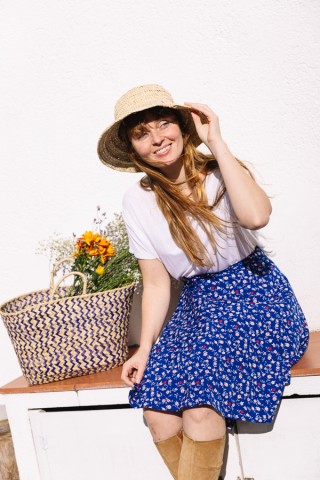 Falda cruzada midi azul con tulipanes blancos- Ropa mujer SusiSweetdress