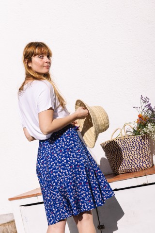 Falda cruzada midi azul con tulipanes blancos- Ropa mujer SusiSweetdress