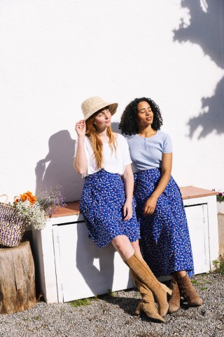 Falda cruzada midi azul con tulipanes blancos- Ropa mujer SusiSweetdress