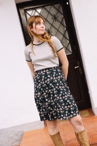 Falda cruzada midi negra con plumas blancas- Ropa mujer SusiSweetdress