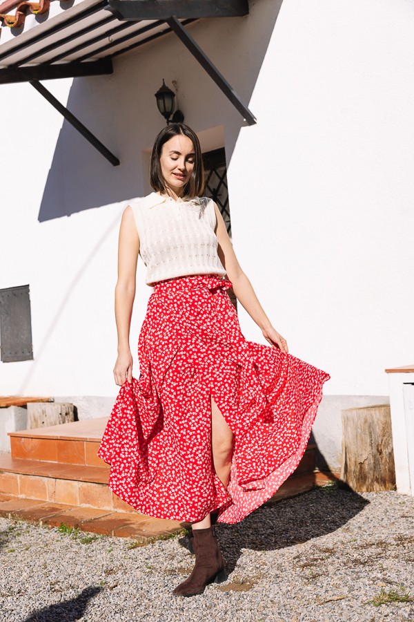 Falda maxi larga cruzada roja con margaritas blancas- Ropa mujer SusiSweetdress