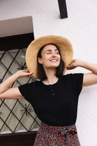 Falda maxi larga cruzada azul marino con florecitas rojas- Ropa mujer SusiSweetdress