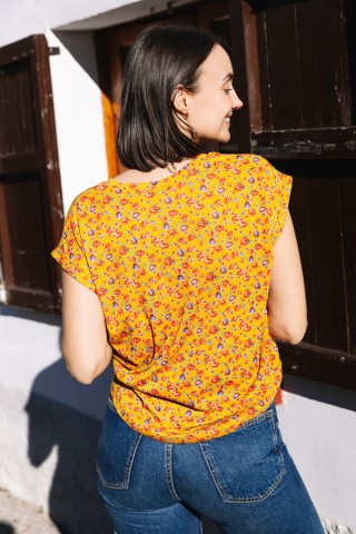 Camiseta SusiSweetdress ocre con flores colores- Ropa mujer SusiSweetdress