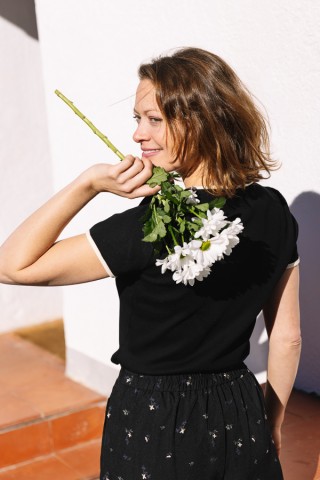 Camiseta básica SusiSweetdress negro con bordes blancos- Ropa mujer SusiSweetdress