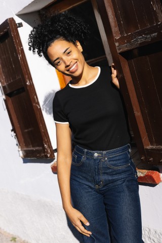 Camiseta básica SusiSweetdress negro con bordes blancos- Ropa mujer SusiSweetdress