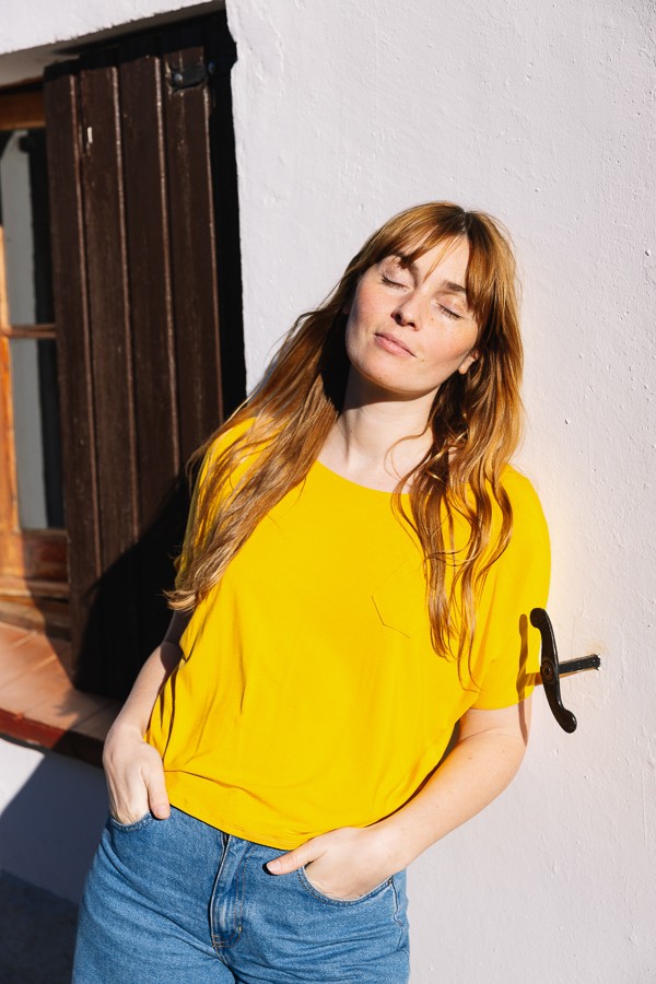 Camiseta básica SusiSweetdress amarilla ancha con bolsillo - Ropa mujer SusiSweetdress