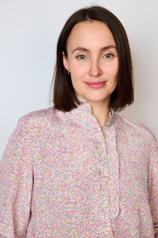 Camisa vintage gris claro con florecitas rosas- Ropa mujer SusiSweetdress