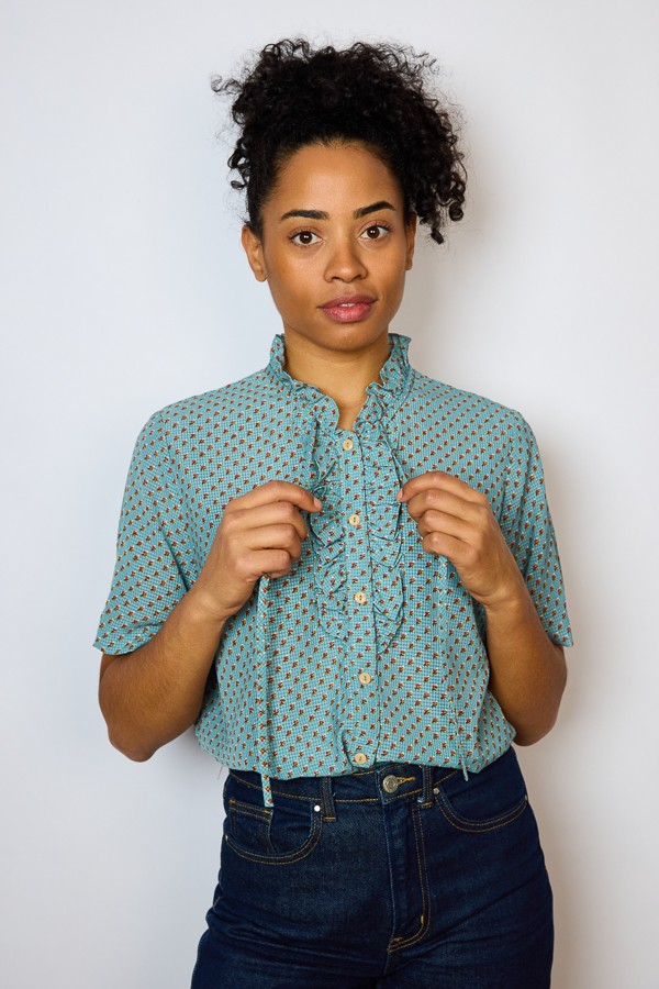 Camisa vintage azul con florecitas anaranjadas- Ropa mujer SusiSweetdress