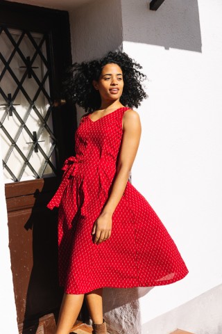 Vestido escotado rojo con estampado pequeño beis- Colección SusiSweetdress