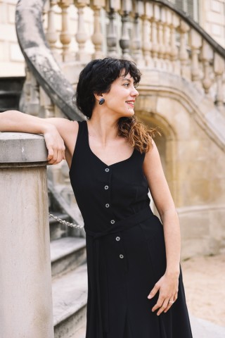 Vestid negro con tirantes con mucho vuelo Colección SusiSweetdress