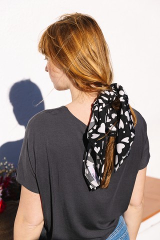 Pañuelo negro con corazones blancos -Complementos SusiSweetdress