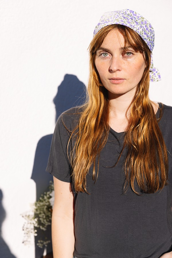 Pañuelo blanco con flores lilas -Complementos SusiSweetdress