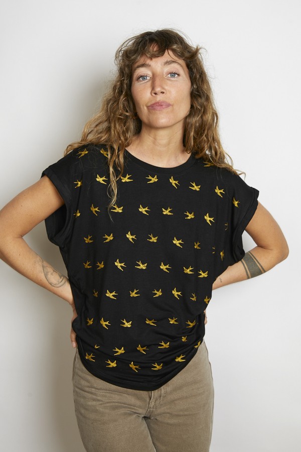 Camiseta SusiSweetdress negra con pájaros dorados- Ropa mujer SusiSweetdress