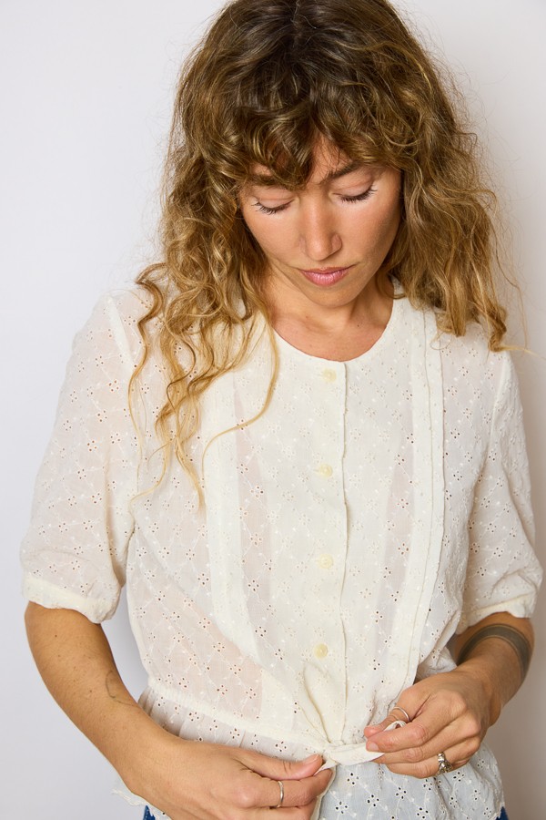 Camisa vintage blanca con bordados calados- Ropa mujer SusiSweetdress