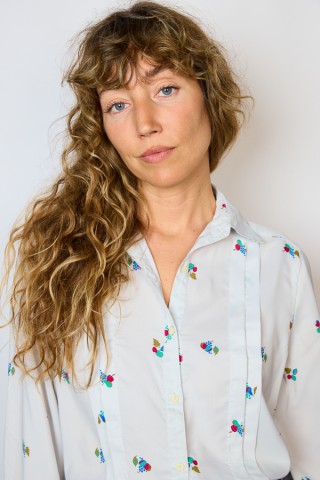 Camisa vintage gris claro detalles frutales- Ropa mujer SusiSweetdress