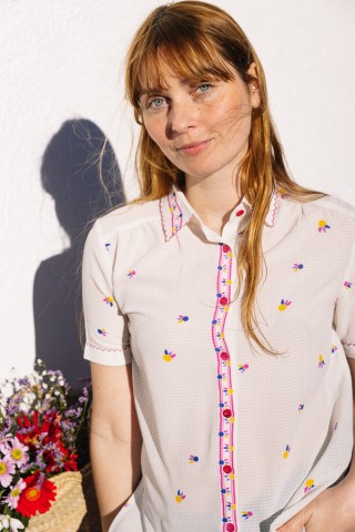 Camisa vintage blanca con florecitas colores- Ropa mujer SusiSweetdress