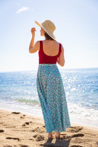Falda maxi larga cruzada verde floúr con flores rojas y verdes- Ropa mujer SusiSweetdress