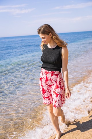 Falda midi cruzada roja con hojas blancas tropicales - Ropa mujer SusiSweetdress