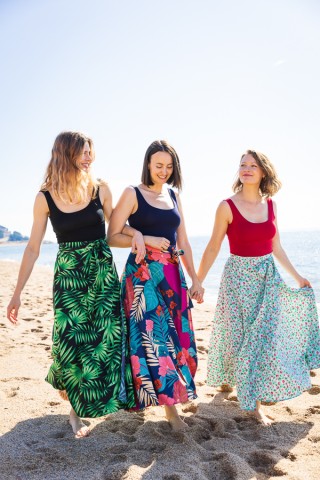 Falda maxi larga cruzada negra con hojas tropicales verdes- Ropa mujer SusiSweetdress