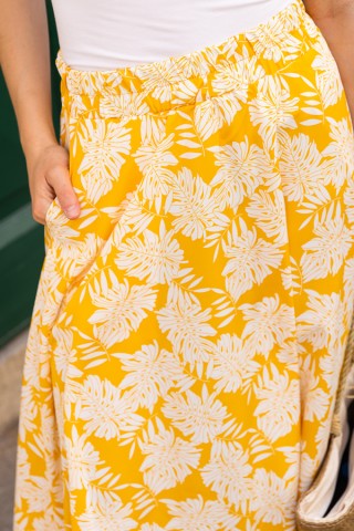 Falda maxi larga blanca con flores tropicales amarillos con bolsillos- Ropa mujer SusiSweetdress