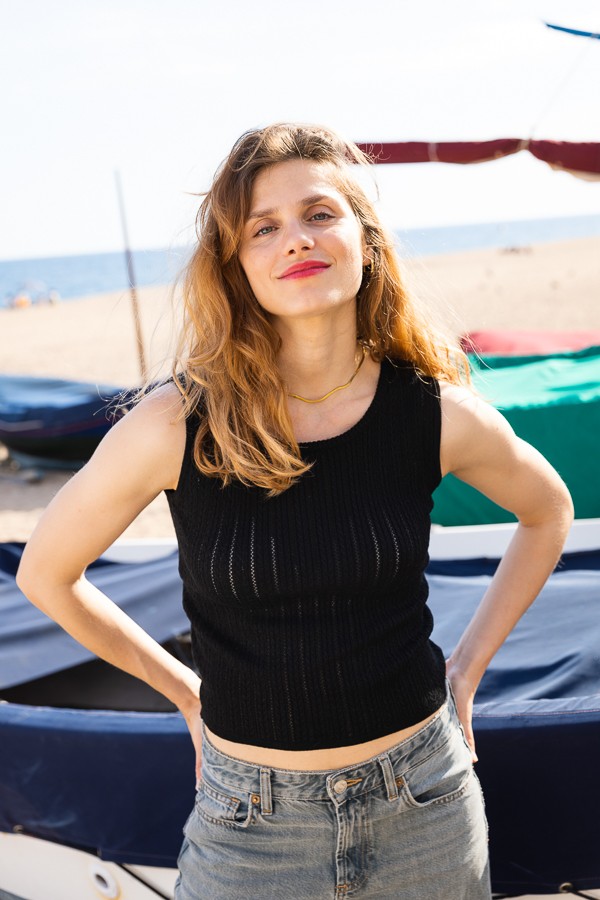 Camiseta básica SusiSweetdress negra entre calada sin manga- Ropa SusiSweetdress