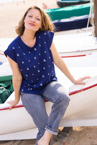 Camiseta SusiSweetdress azul marino con barcos blancos- Ropa mujer SusiSweetdress