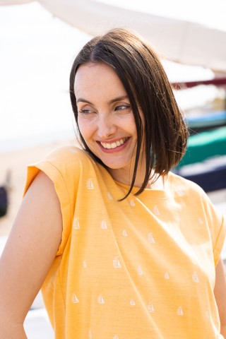 Camiseta SusiSweetdress amarilla con barcos blancos- Ropa mujer SusiSweetdress