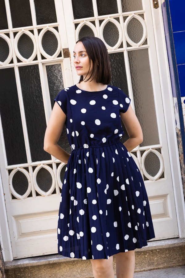 Vestido vintage azul marino con topos desiguales blancos- Ropa mujer vintage SusiSweetdress