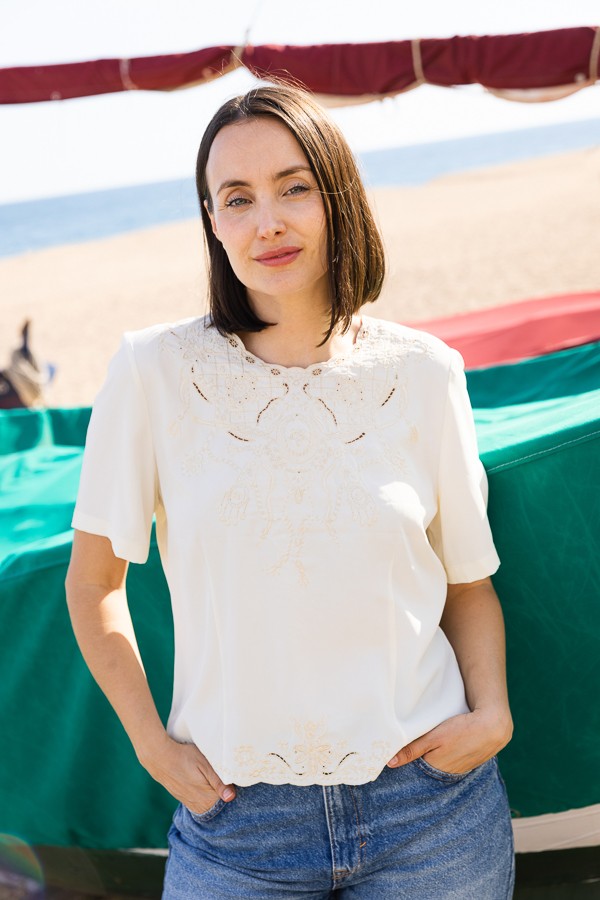 Camisa vintage blanco roto con bordado beis- Ropa mujer SusiSweetdress