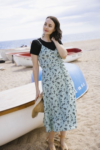 Vestido verde pastel con hojas negras con tirantes- Colección SusiSweetdress