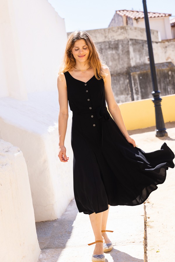 Vestid negro con tirantes con mucho vuelo Colección SusiSweetdress