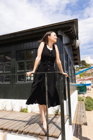 Vestid negro con tirantes con mucho vuelo Colección SusiSweetdress