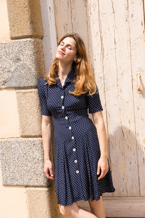 Vestido vintage azul marino con topitos blancos - Ropa mujer vintage SusiSweetdress