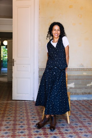Chaleco negro de pana negra con florecitas amarillas - Ropa SusiSweetdress