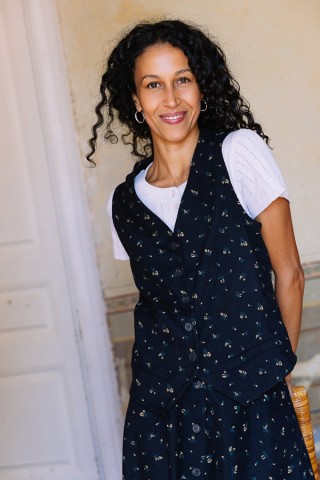 Chaleco negro de pana negra con florecitas amarillas - Ropa SusiSweetdress