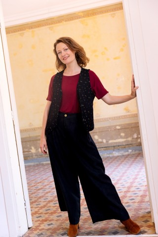 Chaleco negro de pana negra con florecitas amarillas - Ropa SusiSweetdress