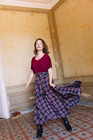 Falda maxi larga cruzada negra a cuadros rojos-Ropa mujer SusiSweetdress