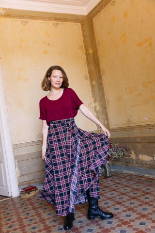 Falda maxi larga cruzada negra a cuadros rojos-Ropa mujer SusiSweetdress
